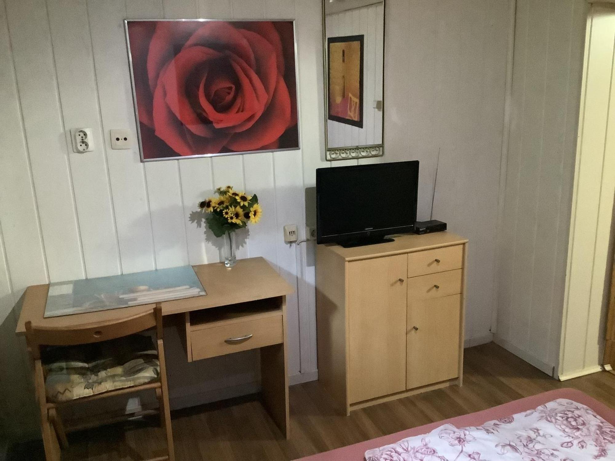 Schoenes Zimmer Im Seterant/Untergeschoss Essen Extérieur photo